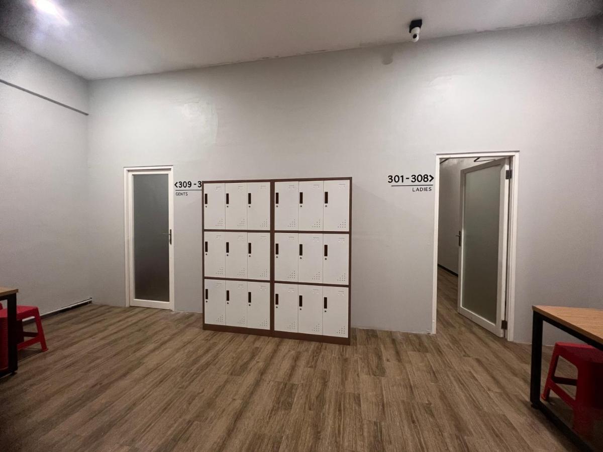 Sleep Studio Hotel City Center سورابايا المظهر الخارجي الصورة